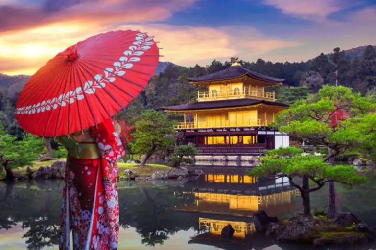 Japan’s Urban Paradises: Navigating Serenity Amidst Metropolis Marvels, from Tokyo’s Shinjuku Gyoen to Fukuoka’s Ohori Park