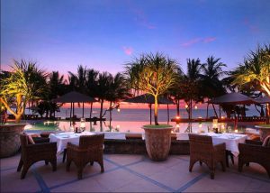 Read more about the article Sunset Cocktails and Bites: Bali’s Top Places With Vibrant Beach Club Culture